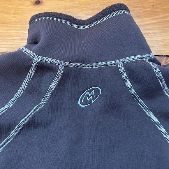 Cloudveil mid layer quarter zip fleece. Size Medium. Color Brown. - Picture 9 of 13